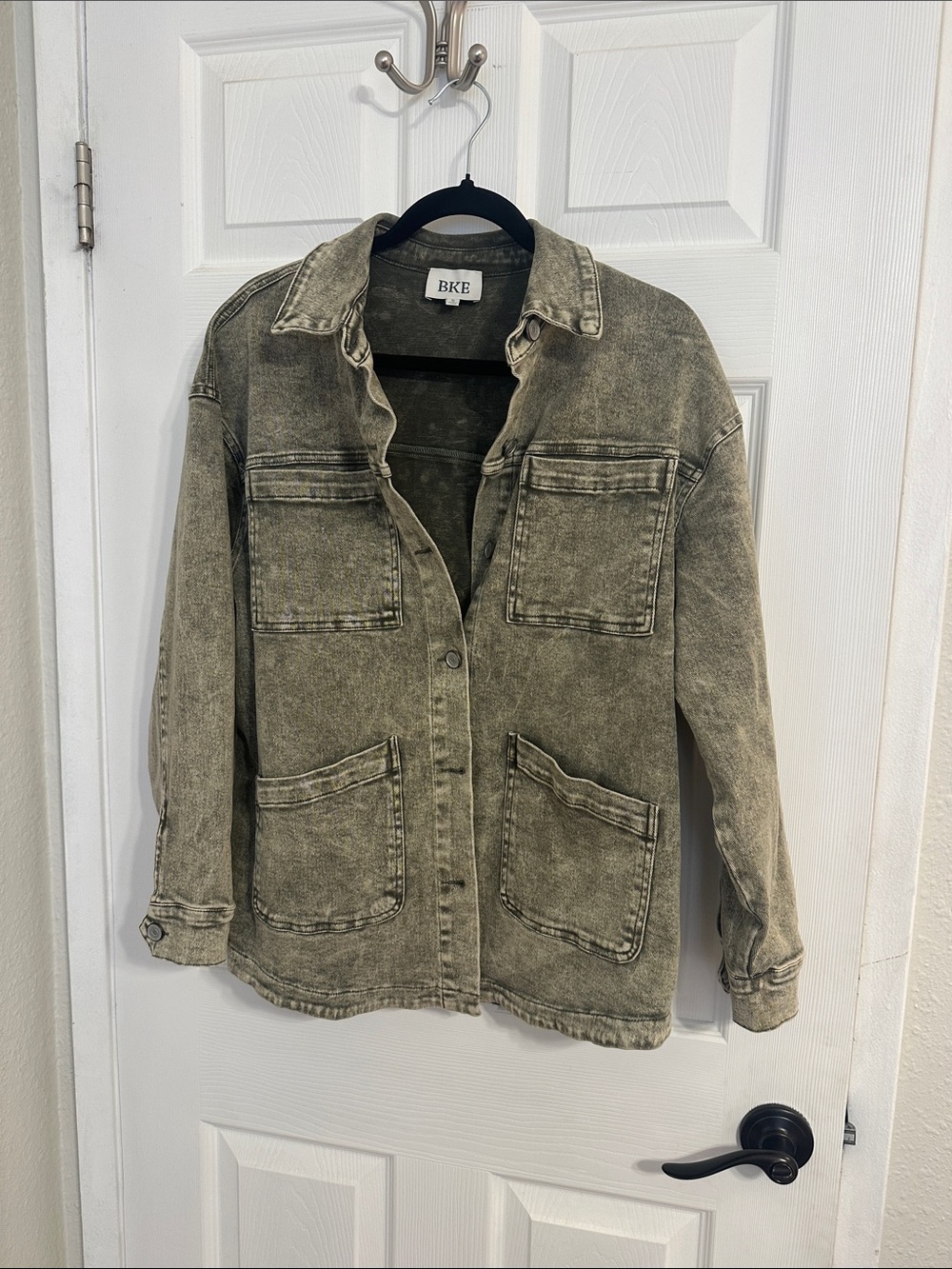 BKE denim barn stretch jacket featuring a distressed gray wash. SZ S